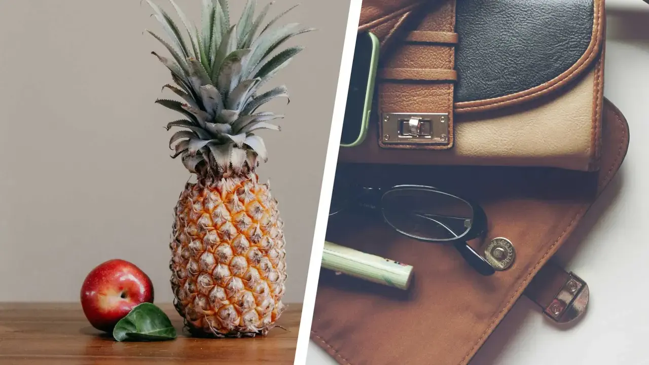 Ananas und ein Apfel auf einem Tisch, daneben eine Tasche mit Brille und Lippenstift. Veganes Leder, woraus besteht es?
