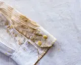 Ein weißes Hemd mit hartnäckigen Rostflecken. Tipps zum Rostflecken entfernen Kleidung gesucht?