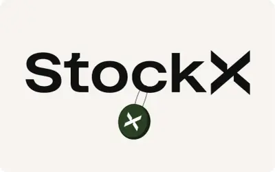 Das StockX-Logo mit einem grünen Anhänger. Informiere dich über die StockX Lieferzeit, um deine Sneaker schnell zu erhalten.