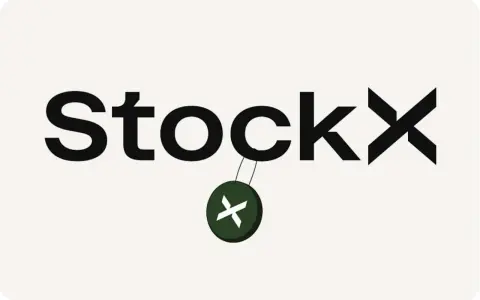 Das StockX-Logo mit einem grünen Anhänger. Informiere dich über die StockX Lieferzeit, um deine Sneaker schnell zu erhalten.