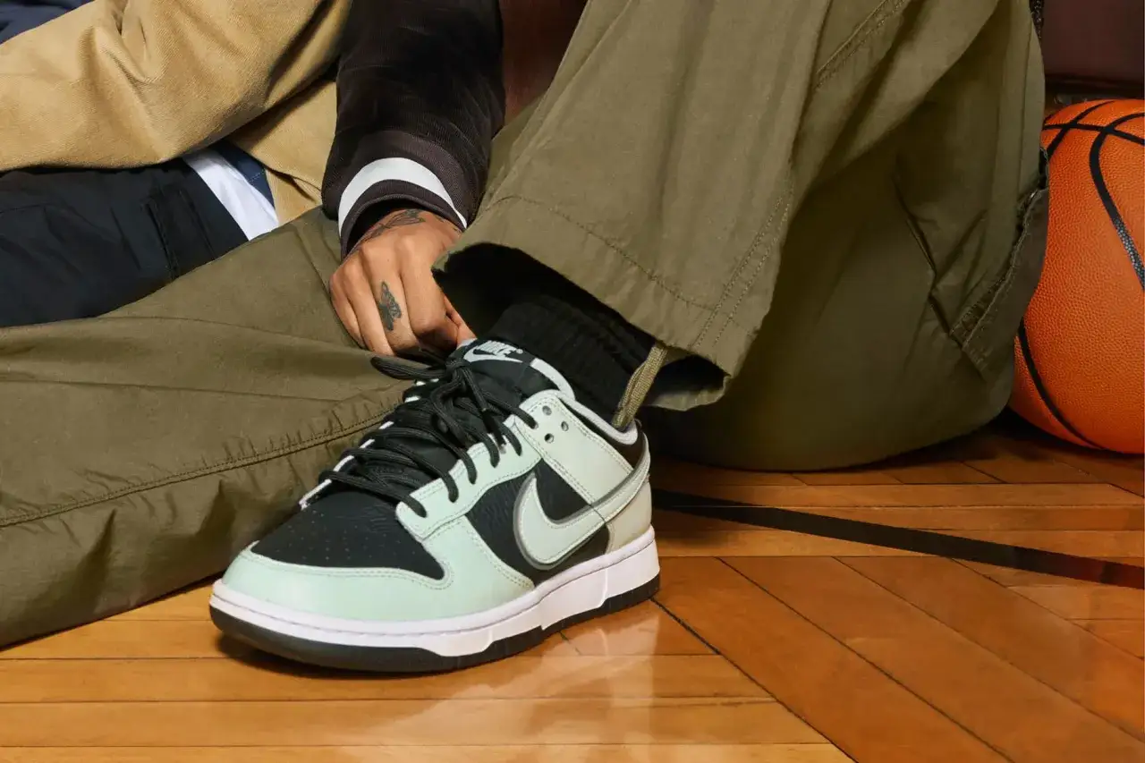 Nike Dunk Low in Mint und Schwarz. Die Frage